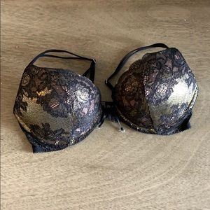 Victoria Secret 34 C plunge bra